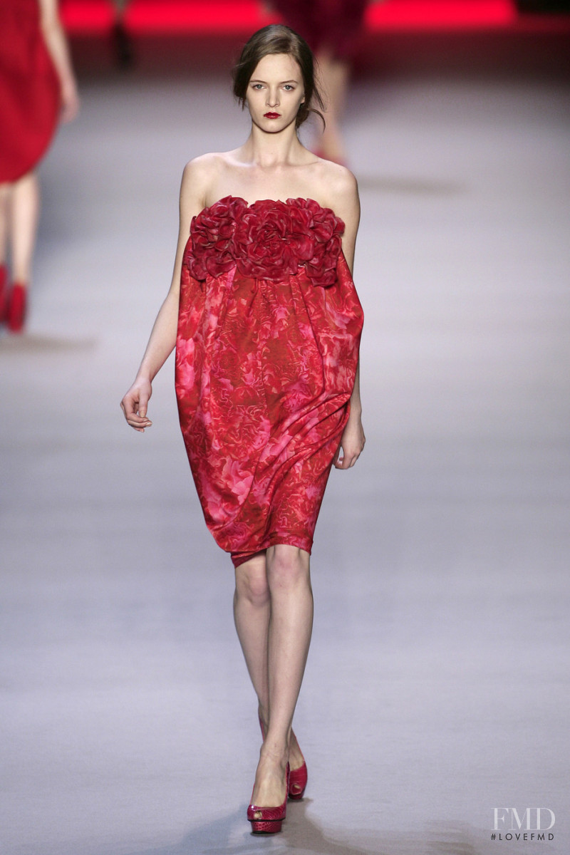 Daria Strokous featured in  the Giambattista Valli fashion show for Autumn/Winter 2009