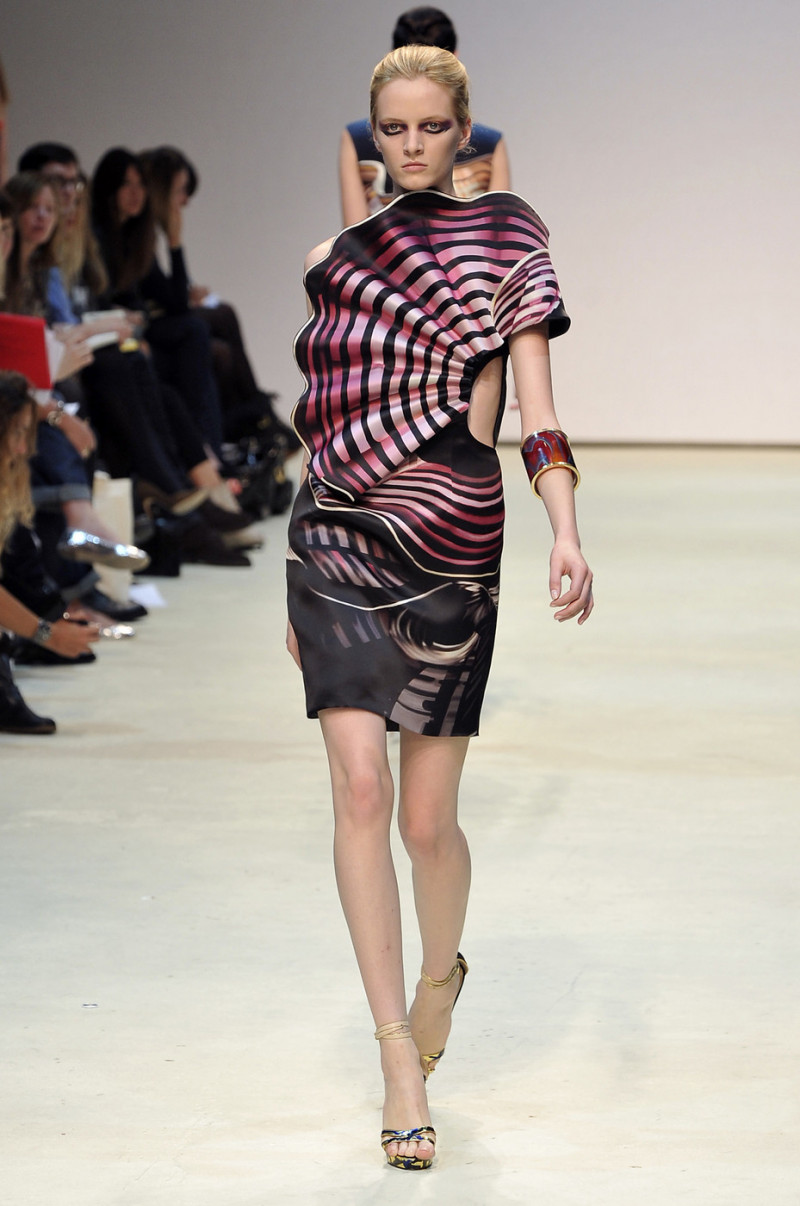 Daria Strokous featured in  the Mary Katrantzou fashion show for Spring/Summer 2010