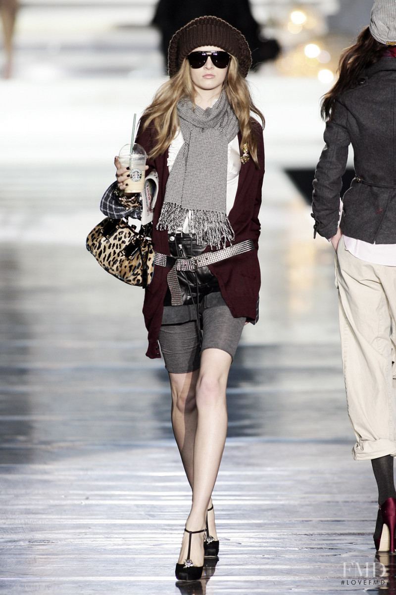 Daria Strokous featured in  the DSquared2 fashion show for Autumn/Winter 2009