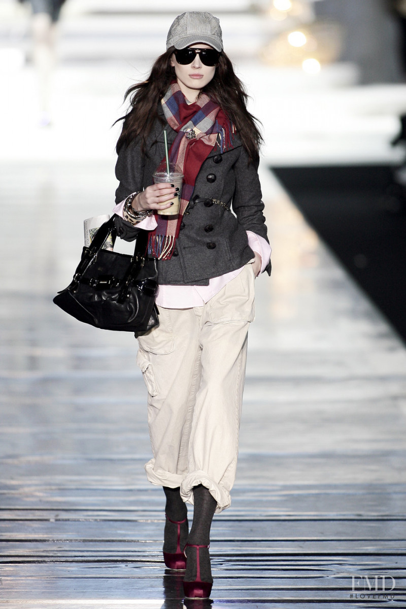 Olga Sherer featured in  the DSquared2 fashion show for Autumn/Winter 2009