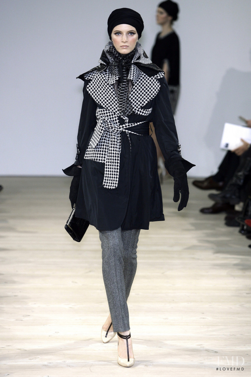 Daria Strokous featured in  the Aquascutum fashion show for Autumn/Winter 2009