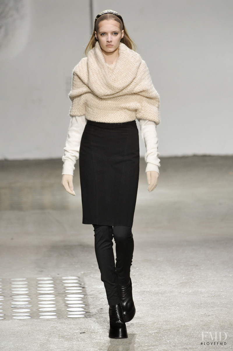 Daria Strokous featured in  the A.F. Vandevorst fashion show for Autumn/Winter 2009