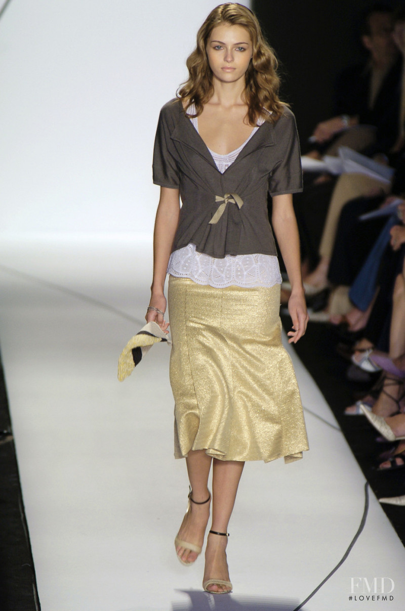 Valentina Zelyaeva featured in  the Vera Wang fashion show for Spring/Summer 2005