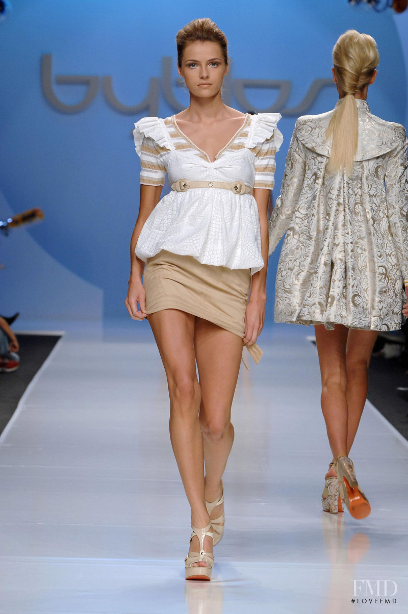 Valentina Zelyaeva featured in  the byblos fashion show for Spring/Summer 2008
