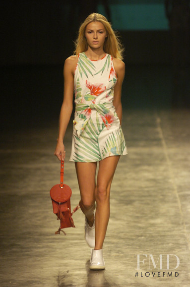 Valentina Zelyaeva featured in  the Osklen fashion show for Spring/Summer 2005