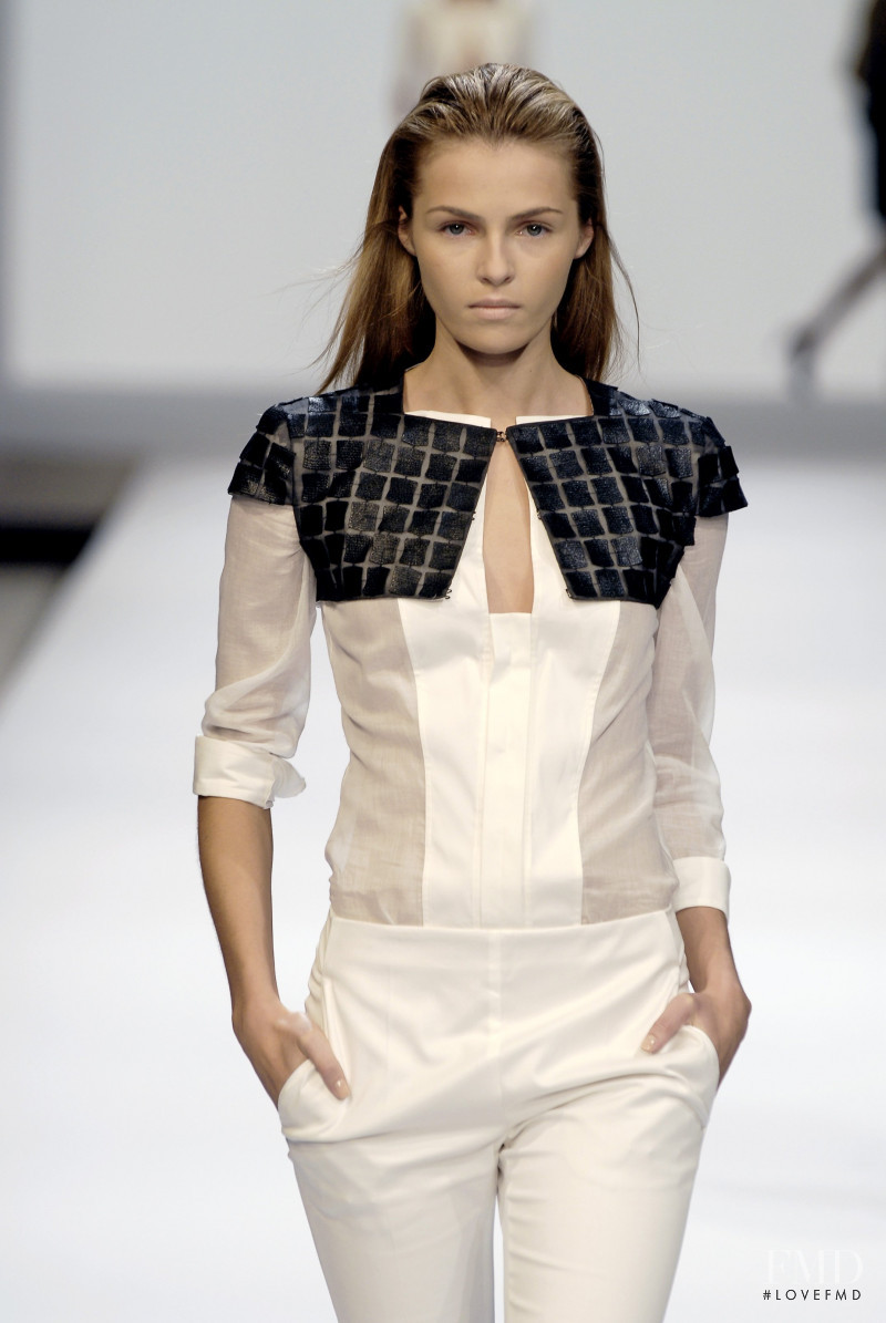Valentina Zelyaeva featured in  the Akris fashion show for Spring/Summer 2007