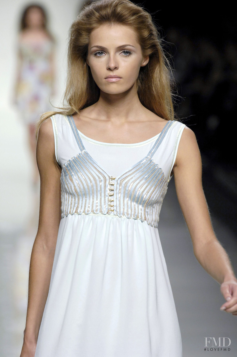 Valentina Zelyaeva featured in  the roccobarocco fashion show for Spring/Summer 2007