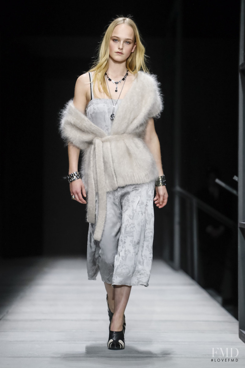 Jean Campbell featured in  the Bottega Veneta fashion show for Autumn/Winter 2018