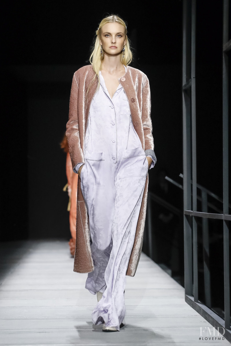 Caroline Trentini featured in  the Bottega Veneta fashion show for Autumn/Winter 2018