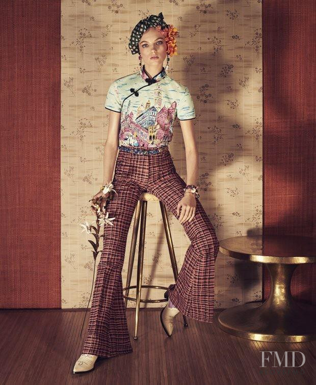 Fran Summers featured in  the Zara advertisement for Spring/Summer 2018