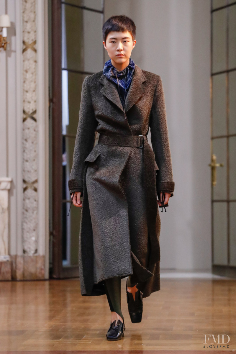 Victoria Beckham fashion show for Autumn/Winter 2018