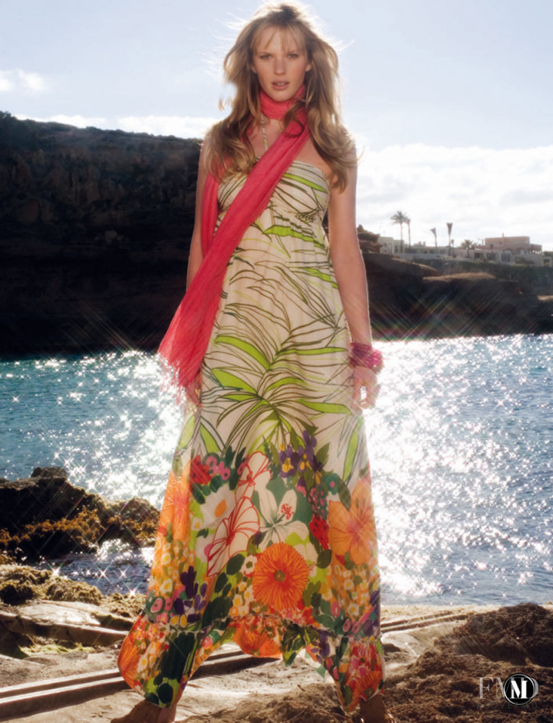 Anne Vyalitsyna featured in  the Mango advertisement for Summer 2008