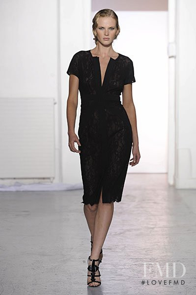 Anne Vyalitsyna featured in  the Antonio Berardi fashion show for Spring/Summer 2009
