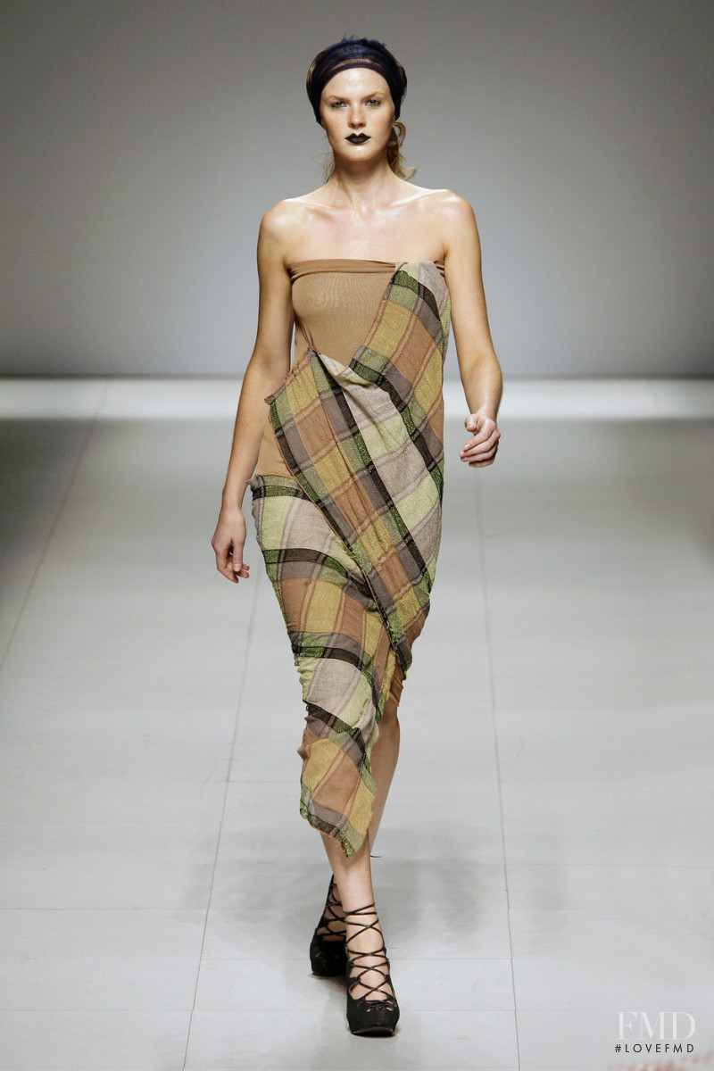 Anne Vyalitsyna featured in  the Vivienne Westwood fashion show for Spring/Summer 2009