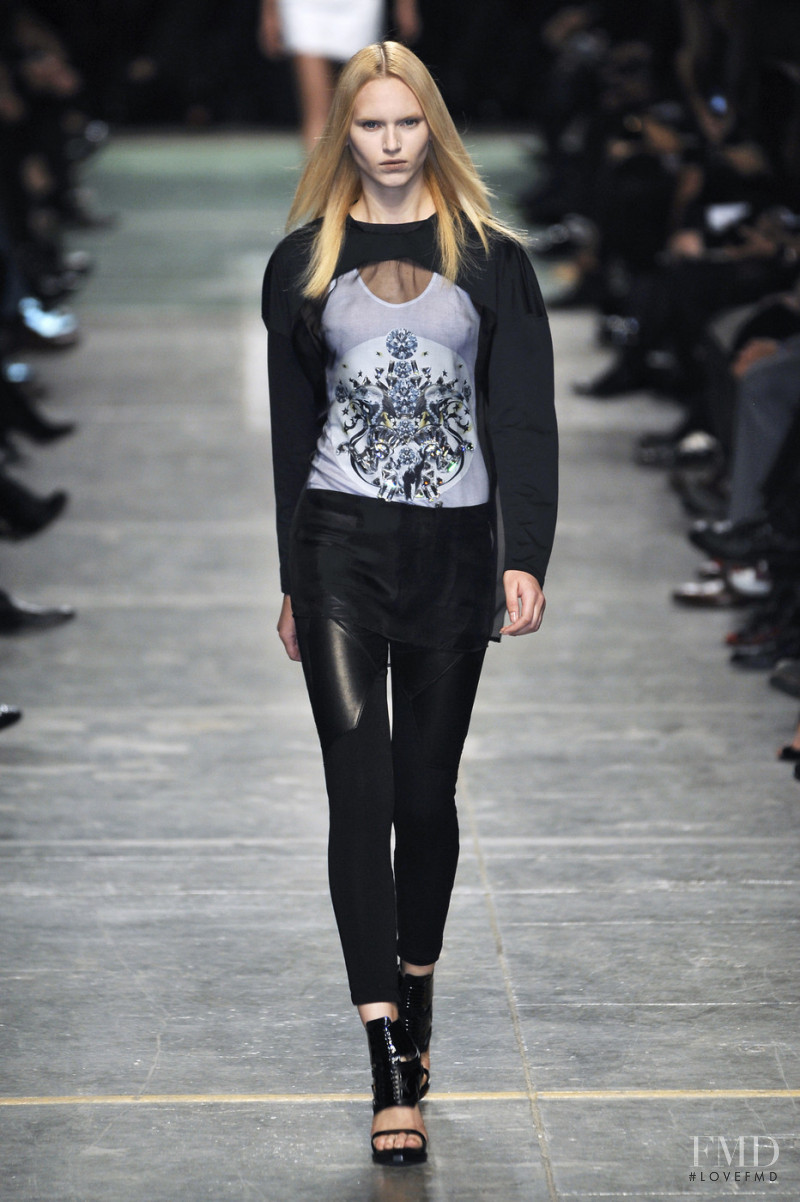 Givenchy fashion show for Spring/Summer 2009