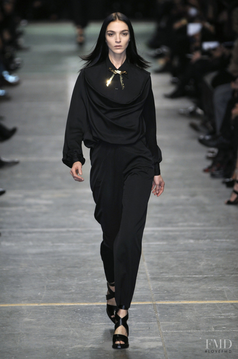 Mariacarla Boscono featured in  the Givenchy fashion show for Spring/Summer 2009