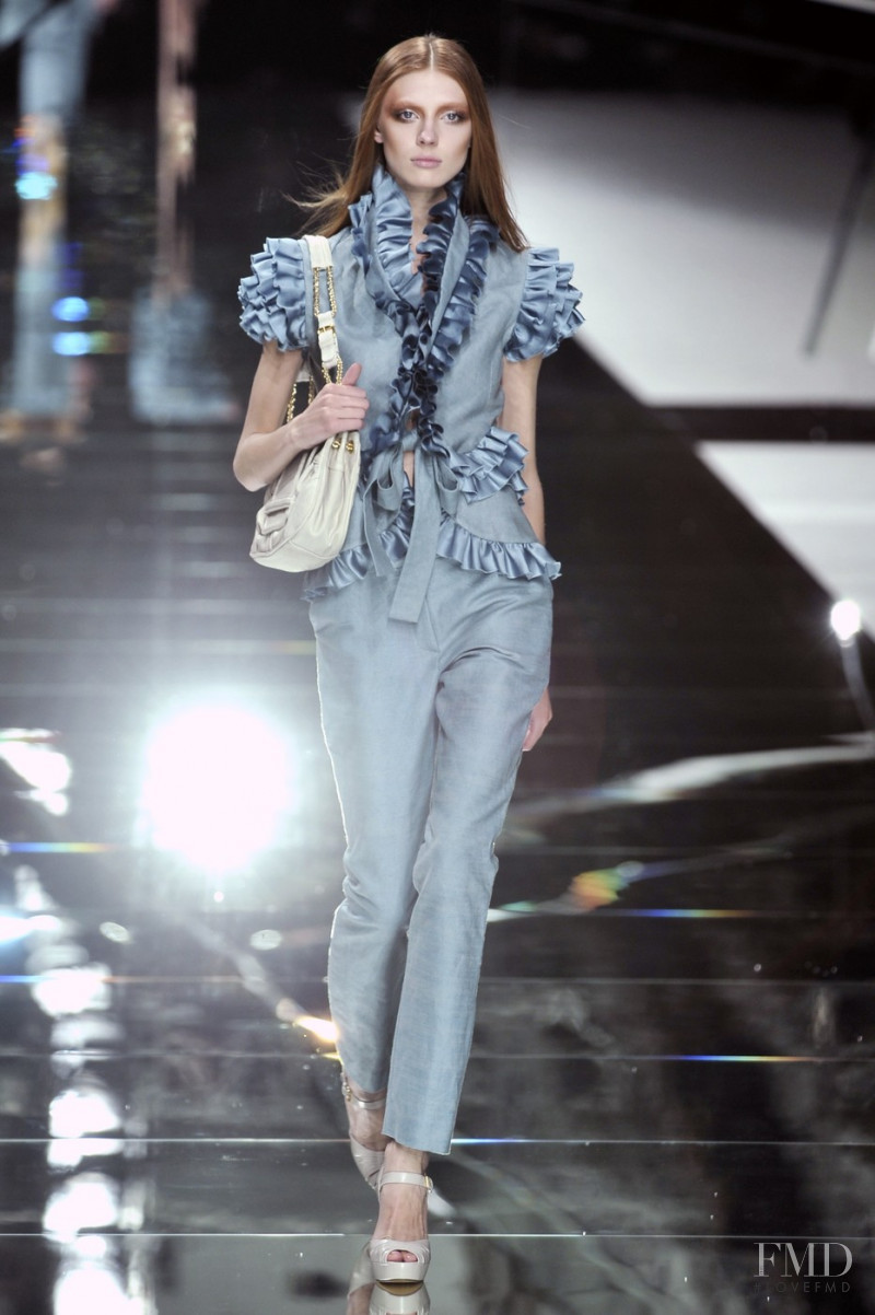 Olga Sherer featured in  the Elie Saab fashion show for Spring/Summer 2009