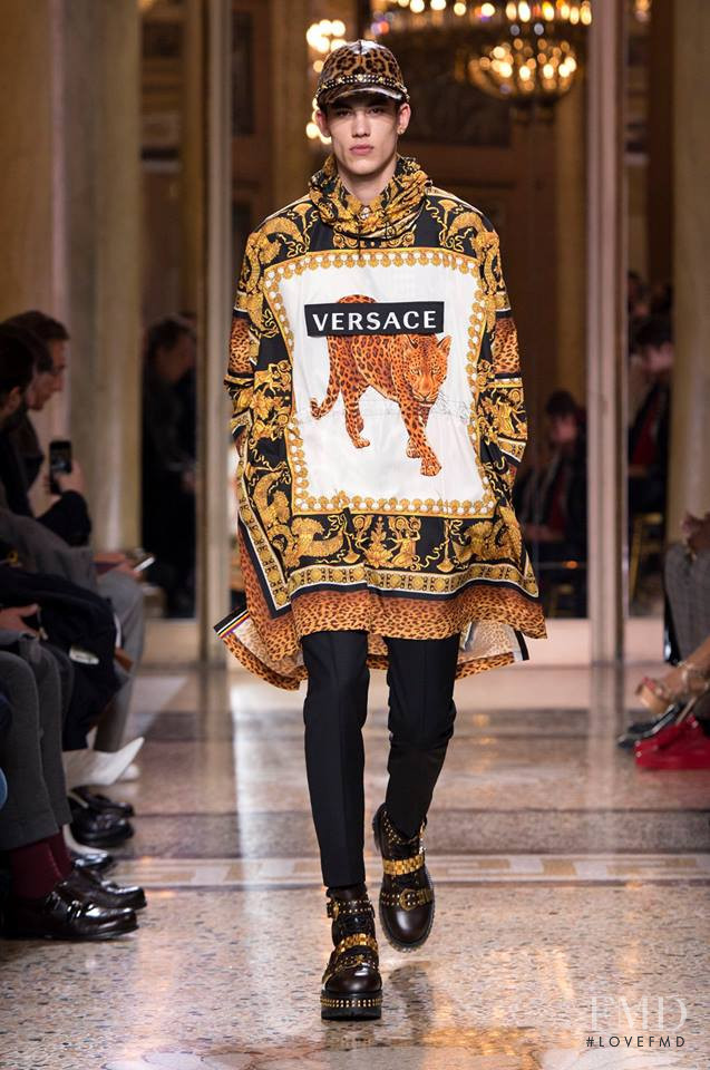 Versace fashion show for Autumn/Winter 2018