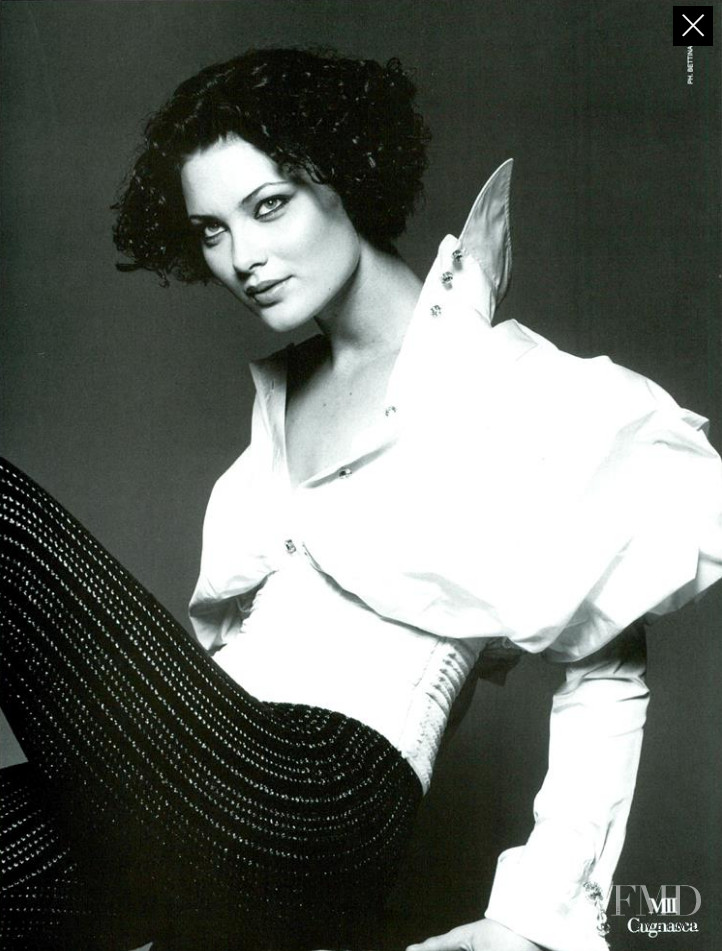 Shalom Harlow featured in  the Gianfranco Ferré advertisement for Autumn/Winter 1994