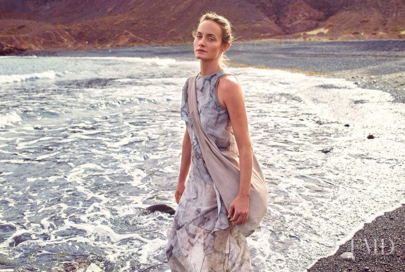 Amber Valletta featured in  the Mango advertisement for Spring/Summer 2018