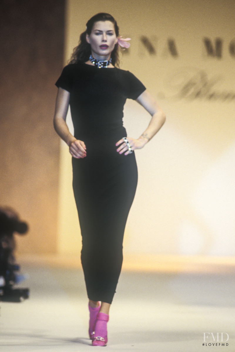 Carre Otis featured in  the Anna Molinari fashion show for Spring/Summer 1995