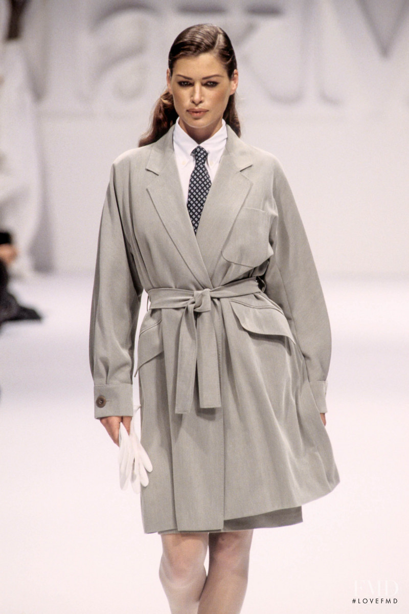 Carre Otis featured in  the Max Mara fashion show for Spring/Summer 1995