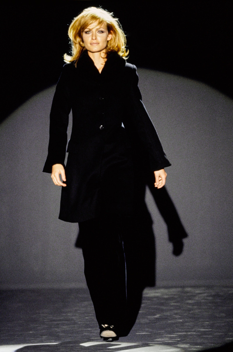 Amber Valletta featured in  the Gucci fashion show for Autumn/Winter 1995