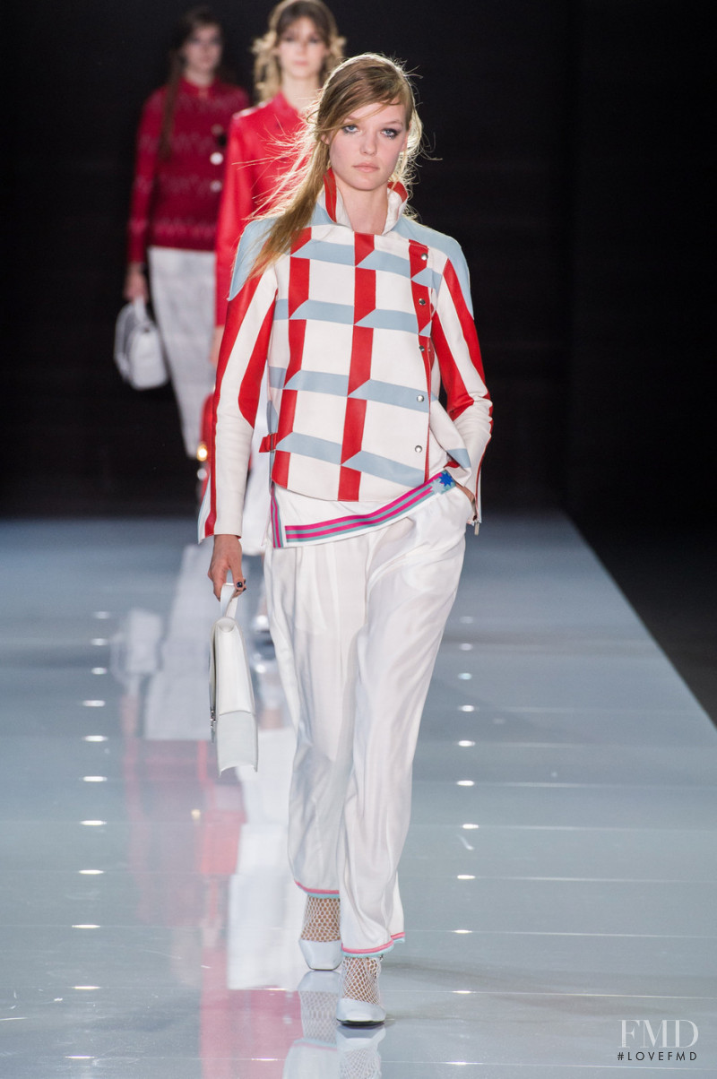 Roos Abels featured in  the Emporio Armani fashion show for Spring/Summer 2018