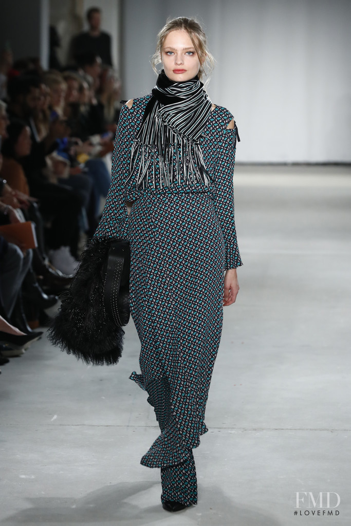 Anna Mila Guyenz featured in  the Dorothee Schumacher fashion show for Autumn/Winter 2017