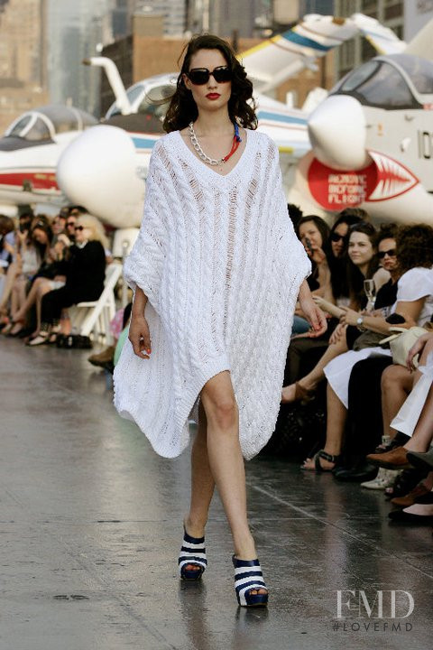 Douglas Hannant fashion show for Resort 2012