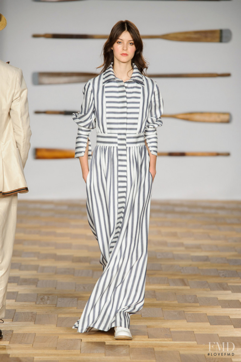 DAKS fashion show for Spring/Summer 2018