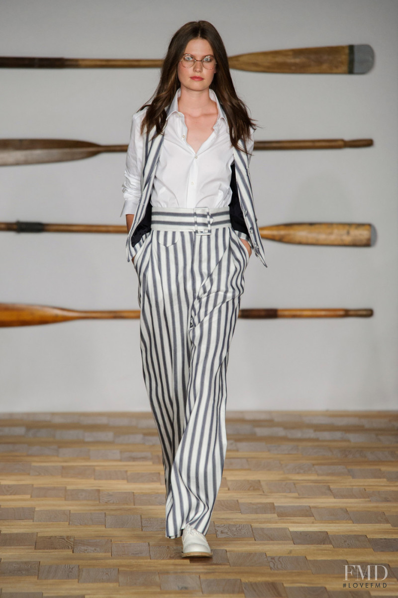 DAKS fashion show for Spring/Summer 2018