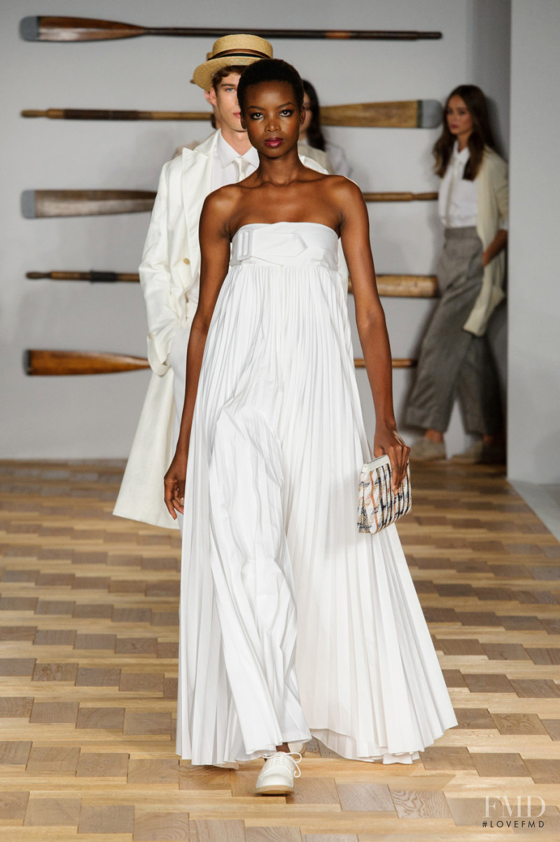 DAKS fashion show for Spring/Summer 2018