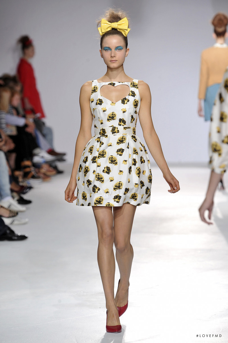 Anna de Rijk featured in  the Luella fashion show for Spring/Summer 2010