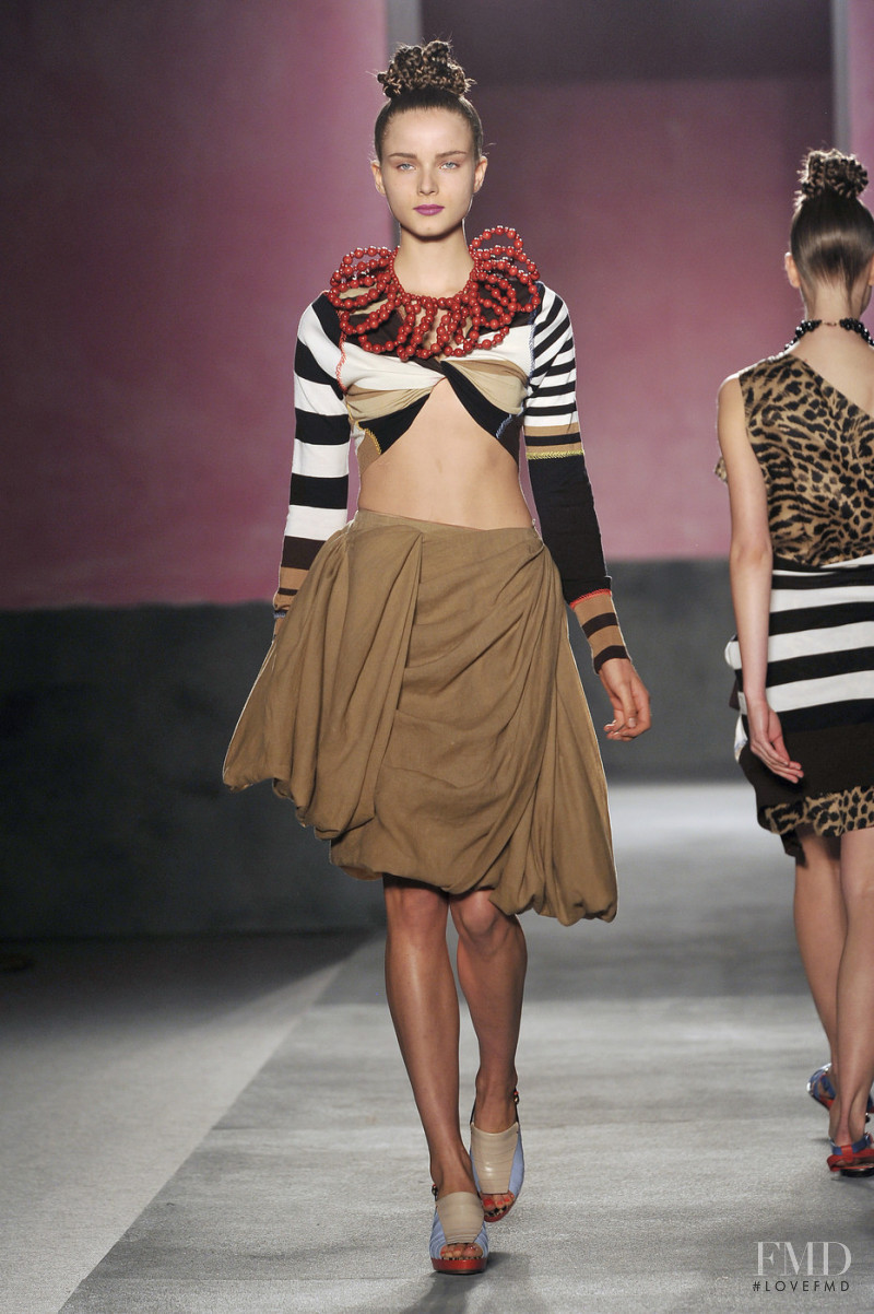 Anna de Rijk featured in  the Paul Smith fashion show for Spring/Summer 2010