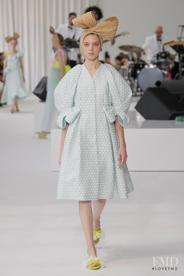 Mariana Zaragoza featured in  the Delpozo fashion show for Spring/Summer 2018