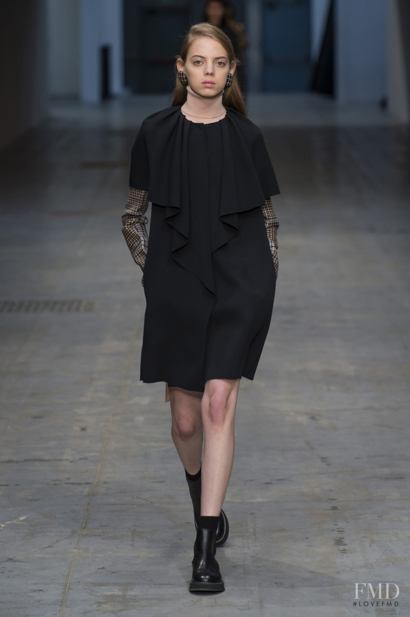 Mariana Zaragoza featured in  the Albino Teodoro fashion show for Autumn/Winter 2018