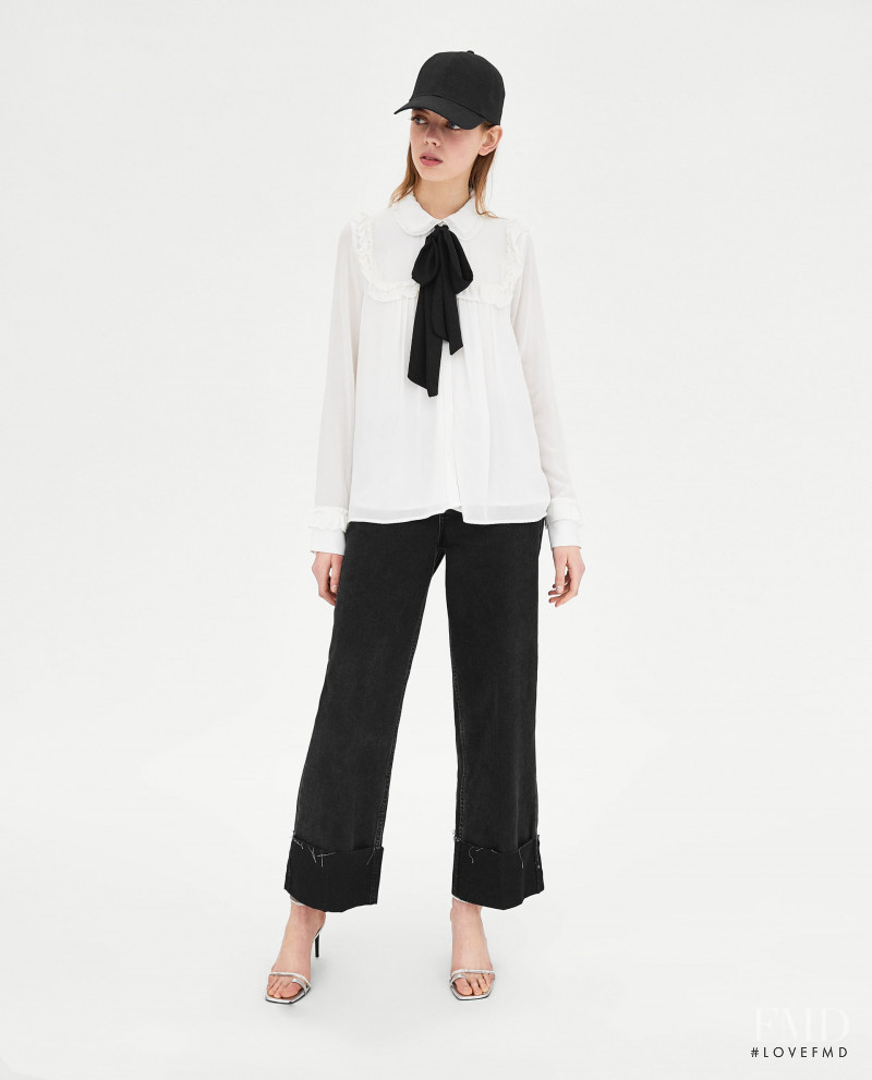 Mariana Zaragoza featured in  the Zara lookbook for Spring 2018