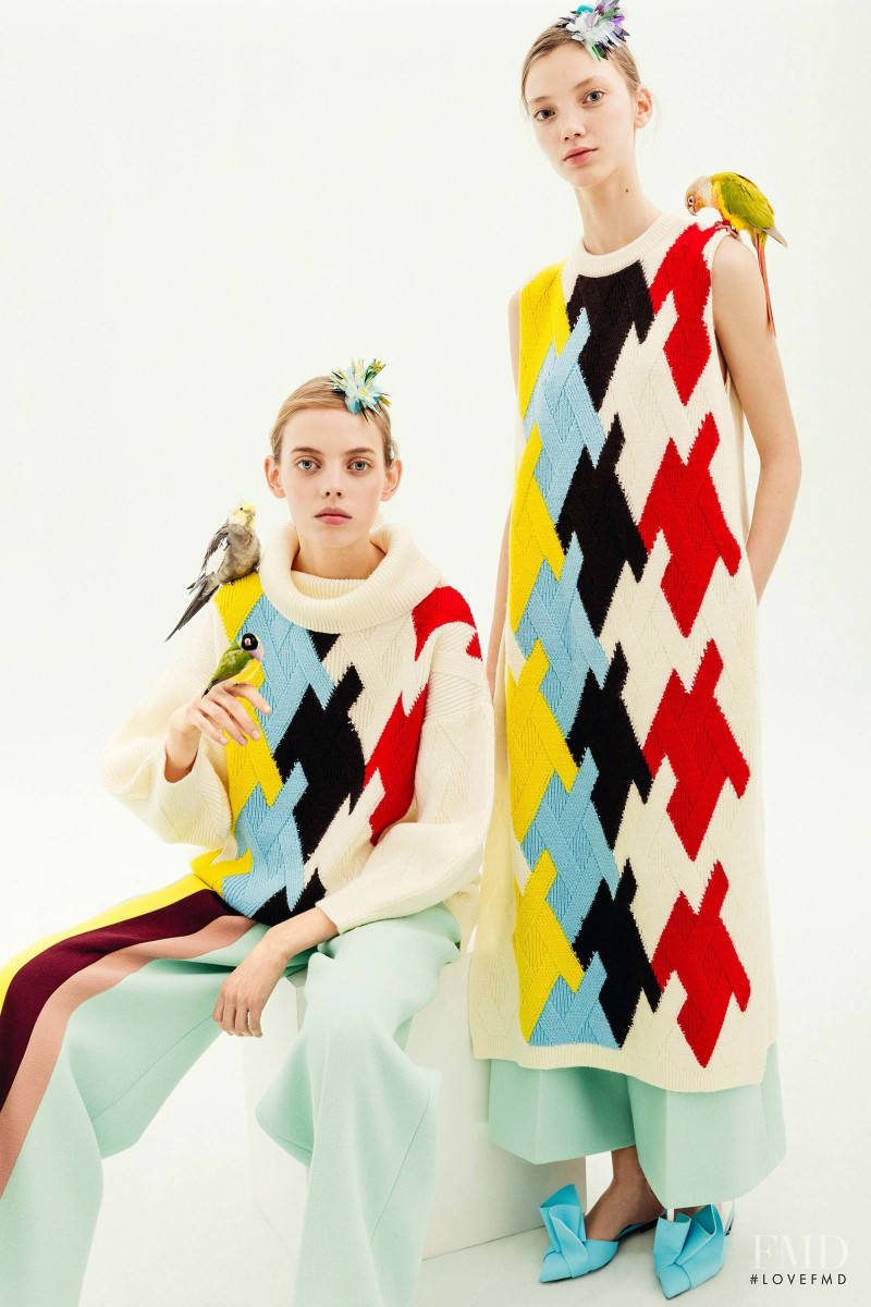 Arisha Kriukova featured in  the Delpozo lookbook for Pre-Fall 2018