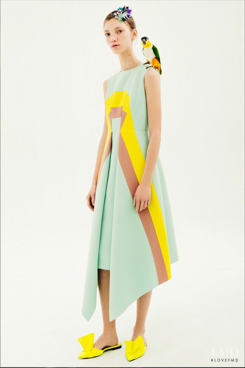 Arisha Kriukova featured in  the Delpozo lookbook for Pre-Fall 2018