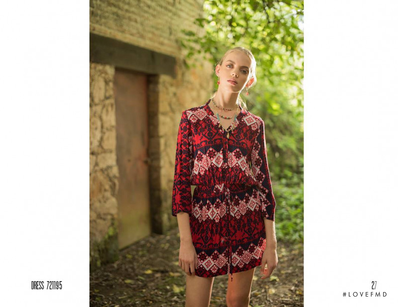 Mariana Zaragoza featured in  the Reina Díaz advertisement for Autumn/Winter 2015