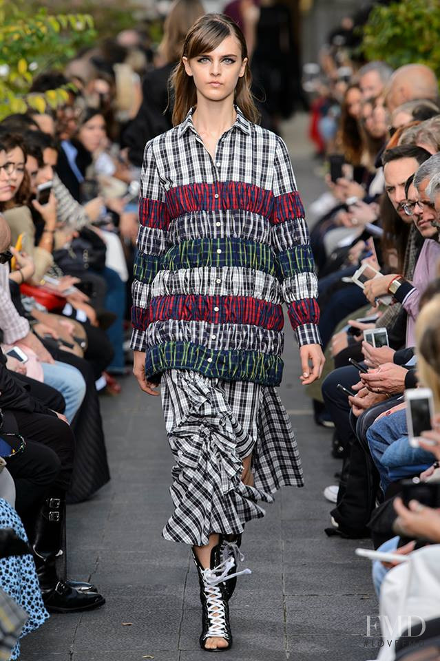 VICTORIA/TOMAS fashion show for Spring/Summer 2018