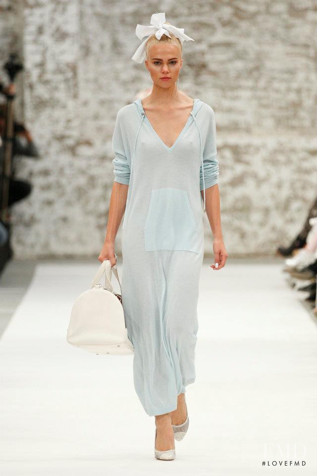 Zimmermann fashion show for Cruise 2012