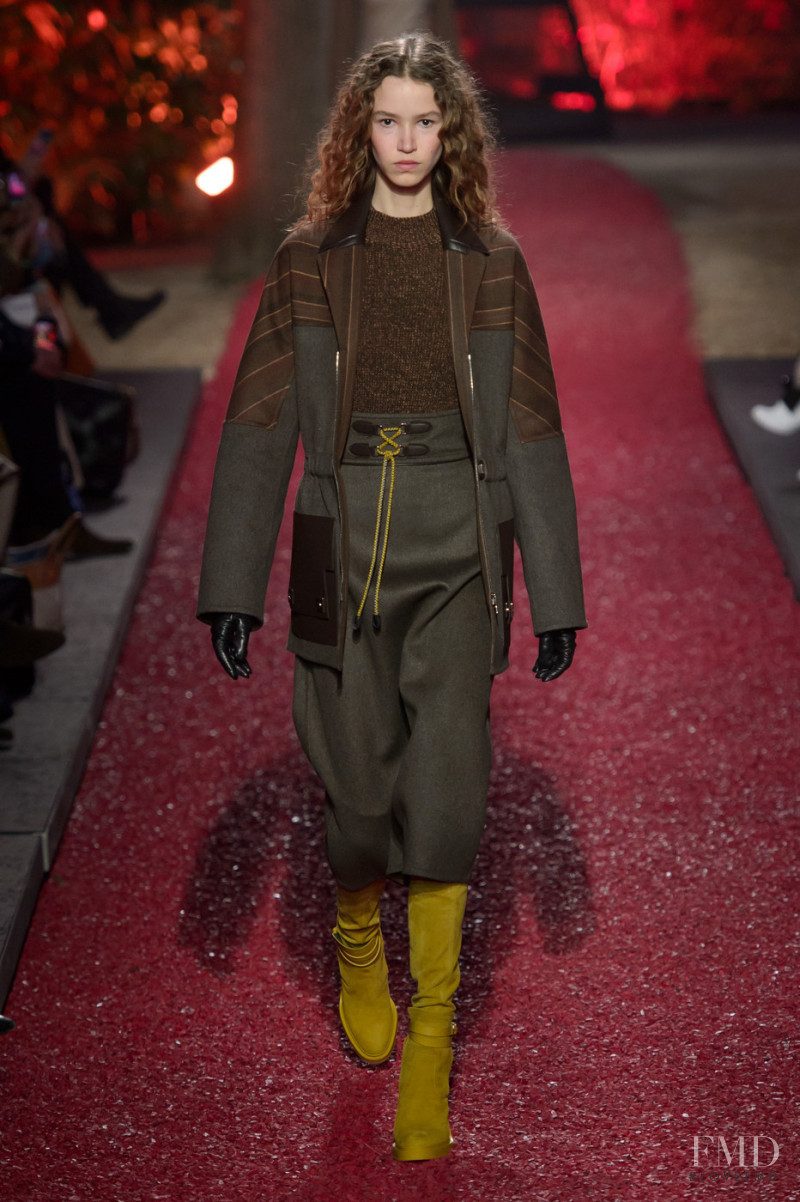 Sterre Levering featured in  the Hermès fashion show for Autumn/Winter 2018