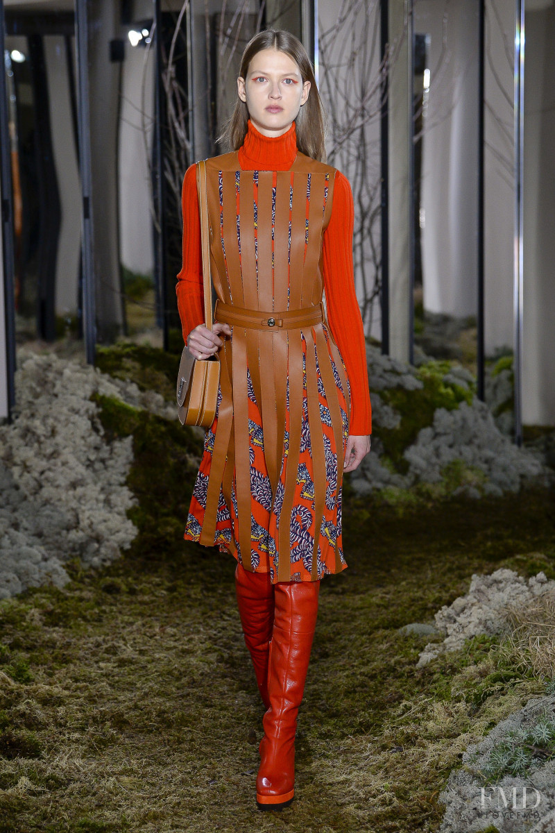 Vanja Dakovic featured in  the Hermès fashion show for Pre-Fall 2018