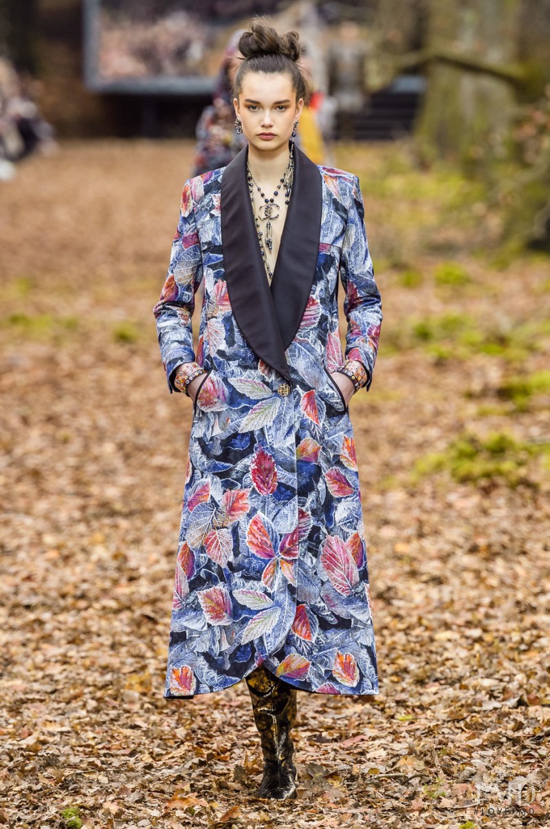 Noortje Haak featured in  the Chanel fashion show for Autumn/Winter 2018