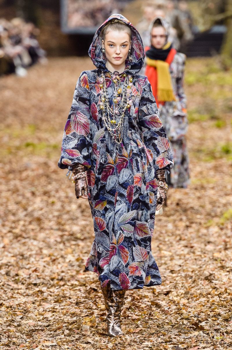 Roos Abels featured in  the Chanel fashion show for Autumn/Winter 2018