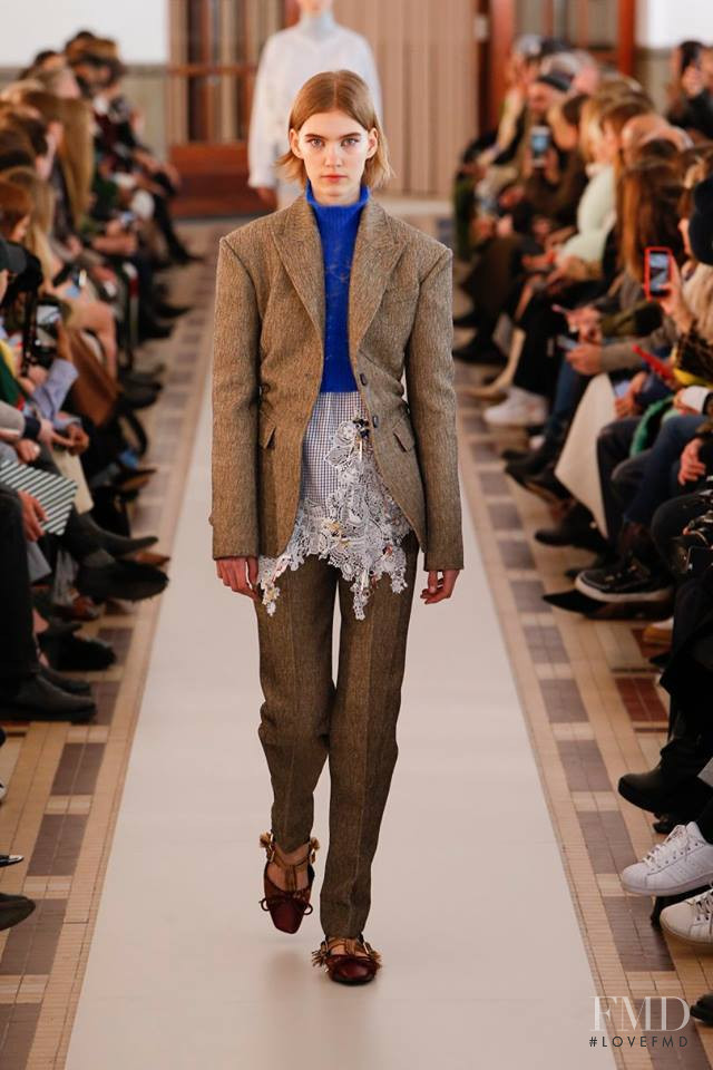 Carven fashion show for Autumn/Winter 2018