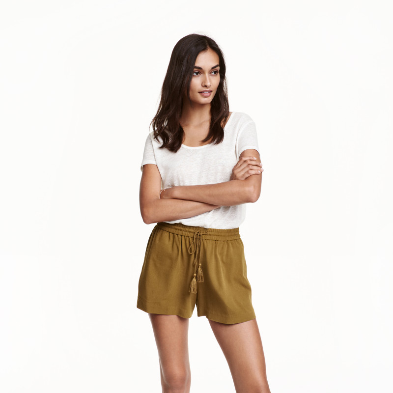 Gizele Oliveira featured in  the H&M catalogue for Winter 2016