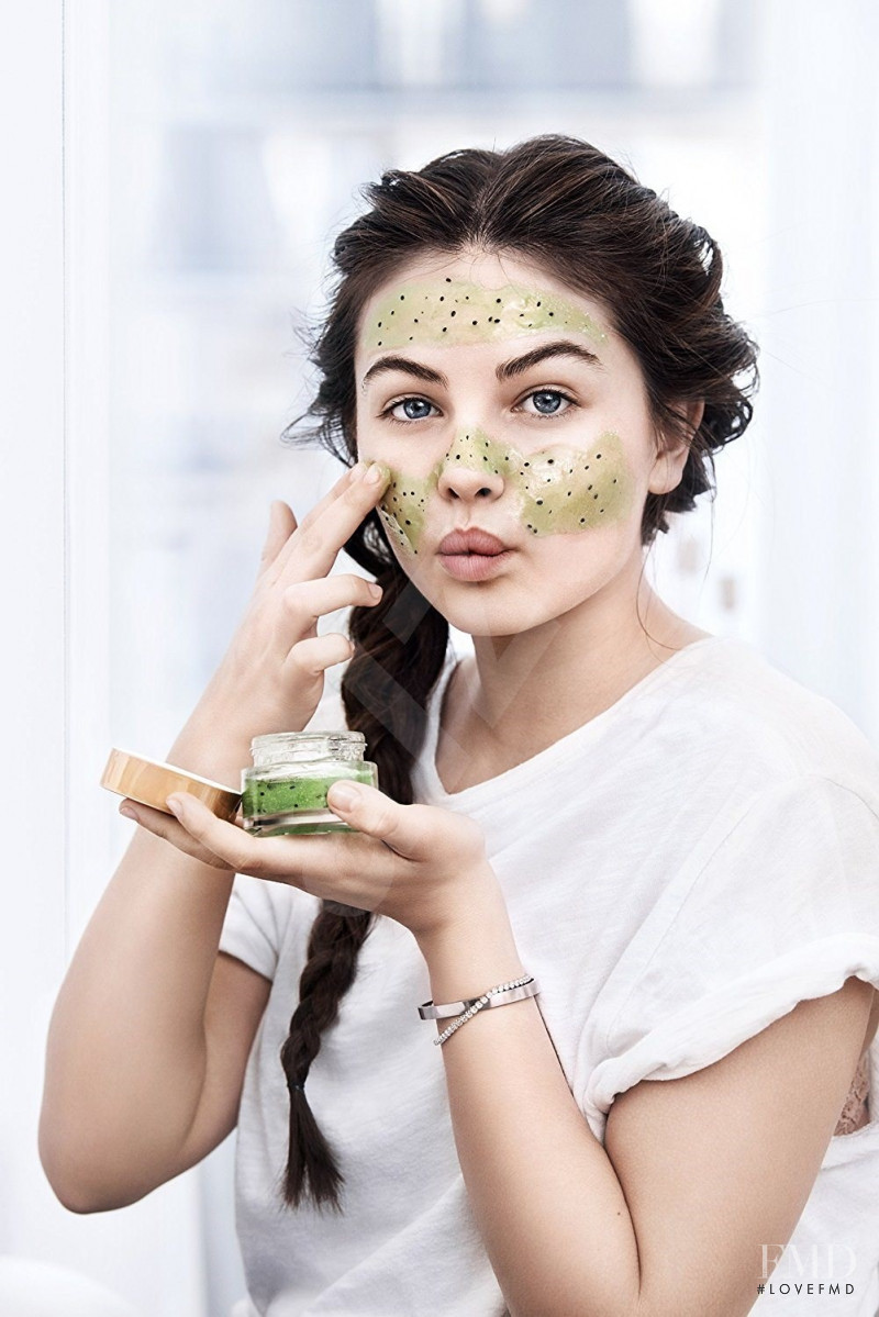 Thylane Blondeau featured in  the L\'Oreal Paris Smooth Sugar Scrubs advertisement for Spring/Summer 2018